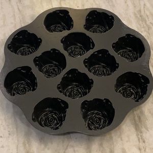 Nordic Ware sweetheart roses pan